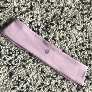 Lululemon Flyaway Tamer headband